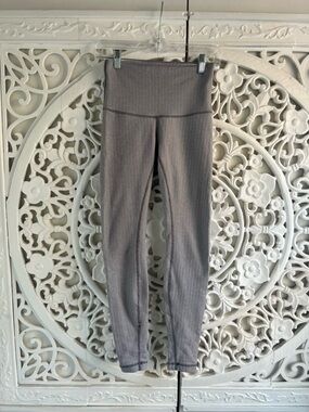 Lululemon Herringbone Leggings | Sz 4 | Minor Flaw